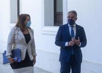 Andalucía pide a ayuntamientos que refuercen el control ante posibles aglomeraciones por el fin de la mascarilla