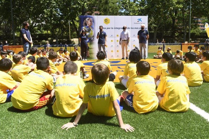 Presentación del Cruyff Court Ander Herrera Zaragoza, ubicado en el Parque Bruil, que ha contado con la presencia del jugador del Paris Saint-Germain