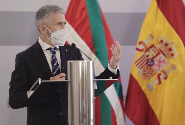 El ministro de Interior, Fernando Grande-Marlaska, en la rueda de prensa tras la reunión de la Junta de Seguridad del País Vasco celebrada el 18 de junio