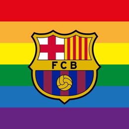 Escudo del FC Barcelona junto a los colores del arcoíris
