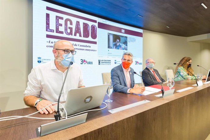 El vicepresidente y consejero de Universidades, Igualdad, Cultura y Deporte, Pablo Zuloaga, presenta el proyecto Legado.