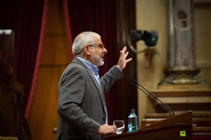 El líder de Cs en Catalunya, Carlos Carrizosa, en un pleno del Parlament.