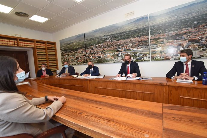 Visita del secretario de Estado de Turismo, Fernando Valdés, a Granada