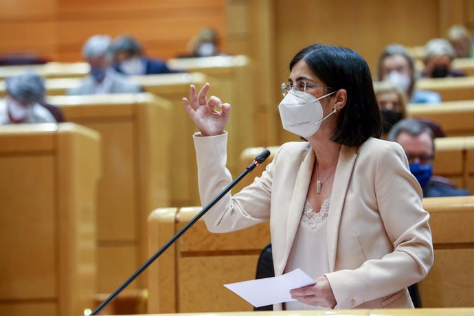 La ministra de Sanidad, Carolina Darias, interviene en una sesión de control al Gobierno, a 8 de junio de 2021, en el Senado, Madrid, (España).