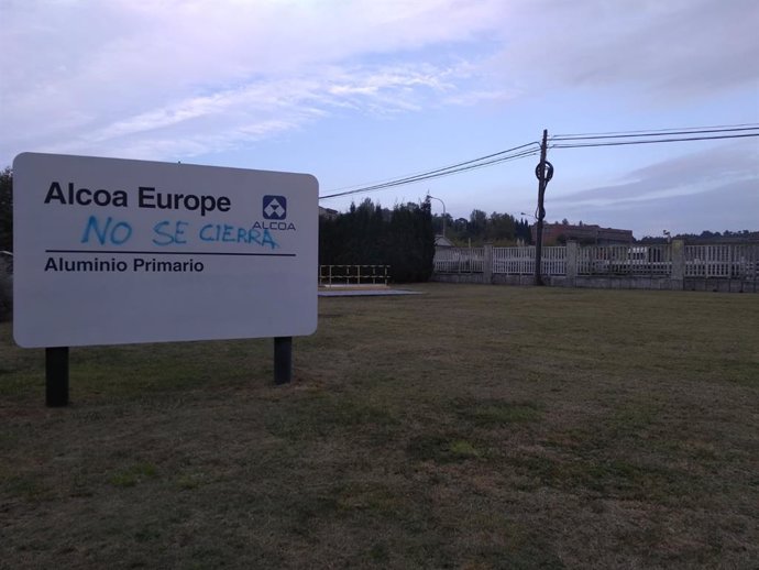 Archivo - La multinacional Alcoa traslada al comité de empresa el cierre de sus plantas en A Coruña y Avilés. En la imagen, la planta de Avilés.  