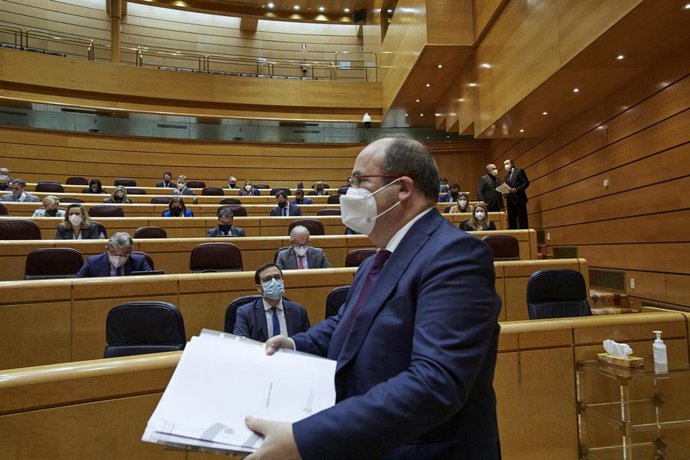 Archivo - El ministro de Política Territorial, Miquel Iceta a su llegada a una sesión de control al Gobierno en el Senado, en Madrid (España), a 2 de febrero de 2021. Durante el pleno, el Ejecutivo se enfrenta esta vez a preguntas relacionadas con la nu