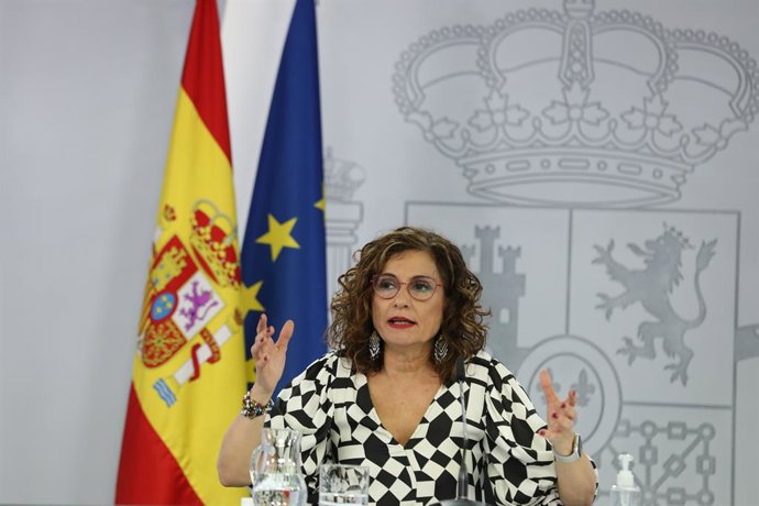 La ministra portavoz, María Jesús Montero, comparece en r ueda de prensa tras la celebración del Consejo de Ministros en el que se han aprobado los indultos a los presos independentistas en prisión, a 22 de junio de 2021, en Madrid (España). El Consejo 