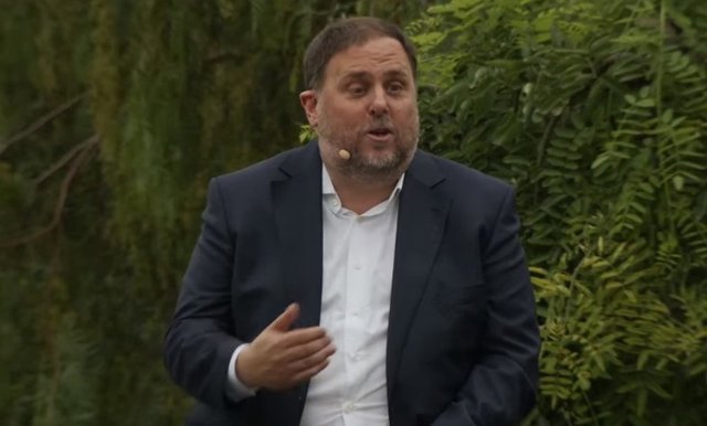 El líder de ERC, Oriol Junqueras, en un acto de presentación de su libro 'Contra l'adversitat' en Barcelona