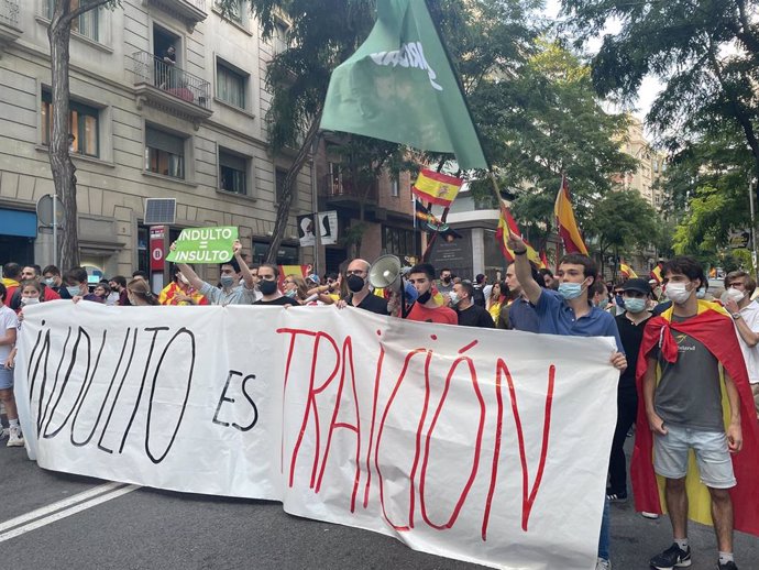 Manifestación en Barcelona en contra de los indultos a los presos del 1-O. En Barcelona el 22 de junio de 2021.