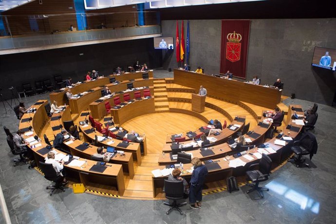 Archivo - Vista del salón de plenos del Parlamento de Navarra