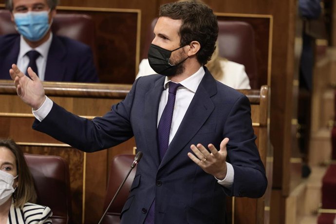 El líder del PP, Pablo Casado, interviene en una sesión de control, a 16 de junio de 2021, en el Congreso de los Diputados, Madrid, (España). Esta sesión está marcada nuevamente por los posibles indultos a los presos del procés por parte del Gobierno Ce