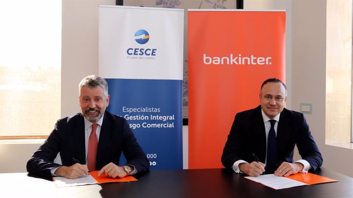 El presidente de CESCE, Fernando Salazar, y el director de Banca Internacional de Empresas de Bankinter, Vicente Calderón.