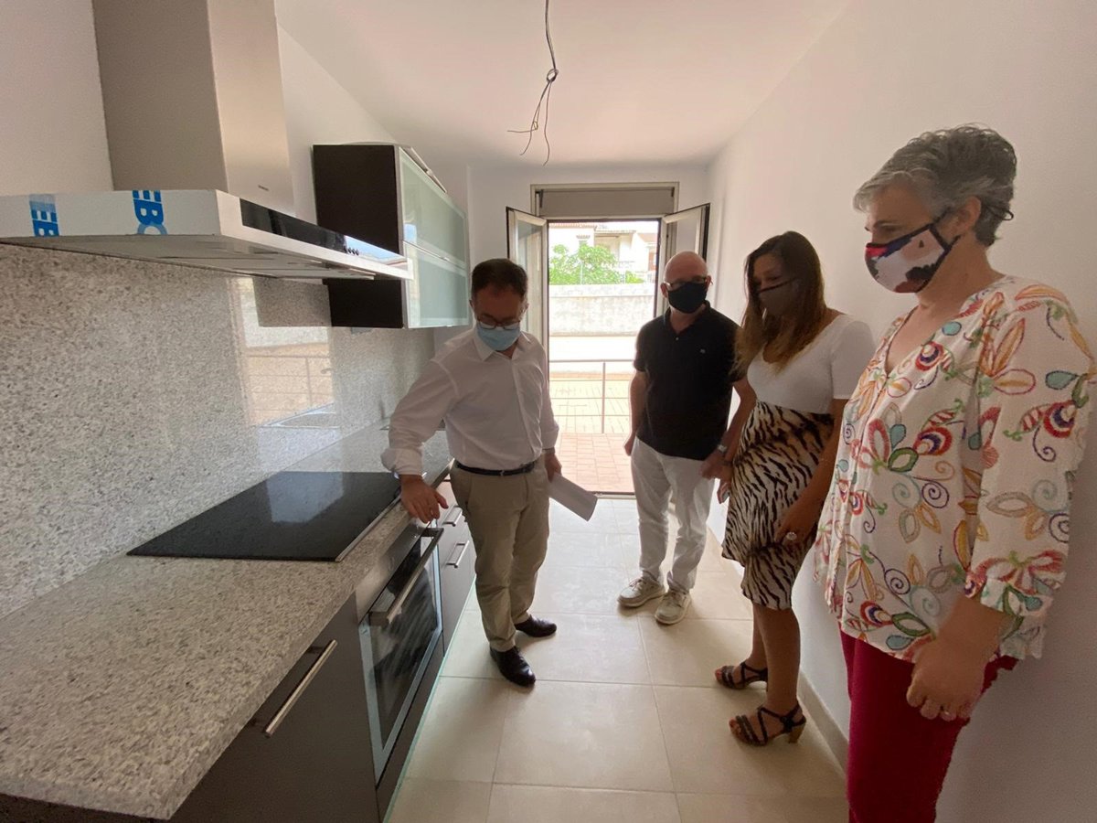 El Govern ya ha escriturado más de la mitad de las viviendas de grandes tenedores adquiridas por El Govern ya ha escriturado más de la mitad de las viviendas de grandes tenedores adquiridas por