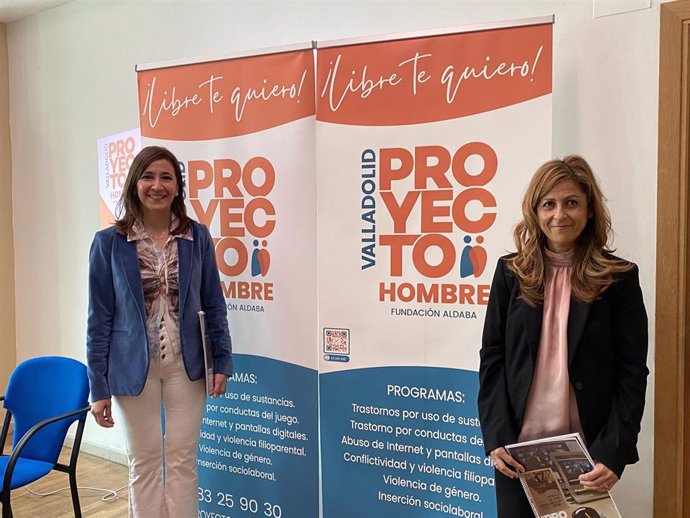 La directora de Proyecto Hombre Valladolid, M Paz de la Puente, y la subdirectora de programas, Ana Macías.