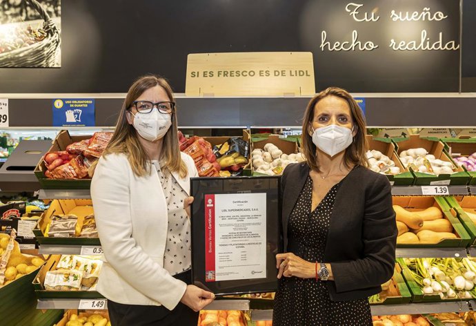 Entrega del certificado por parte de Bureau Veritas a Lidl