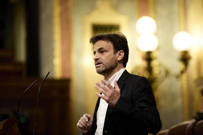 El presidente del grupo parlamentario de Unidas Podemos en el Congreso, Jaume Asens, interviene en una sesión plenaria en el Congreso de los Diputados, a 15 de junio de 2021, en Madrid (España). El Pleno del Congreso debate hoy si abre ya la reforma del