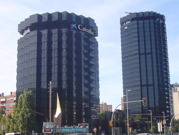 Archivo - Sede de Caixabank en Barcelona