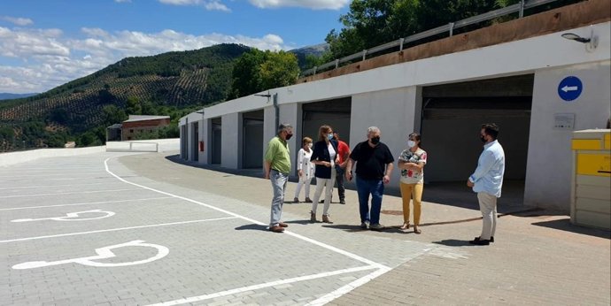Visita al aparcamiento de Hornos de Segura.