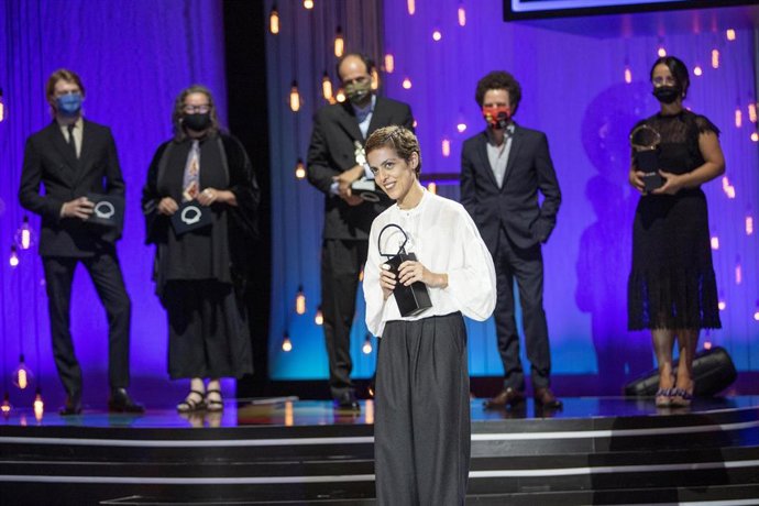 Archivo - La directora Dea Kulumbegashvili durante la gala de clausura y entrega de premios en el pasado Festival Internacional de Cine de San Sebastián