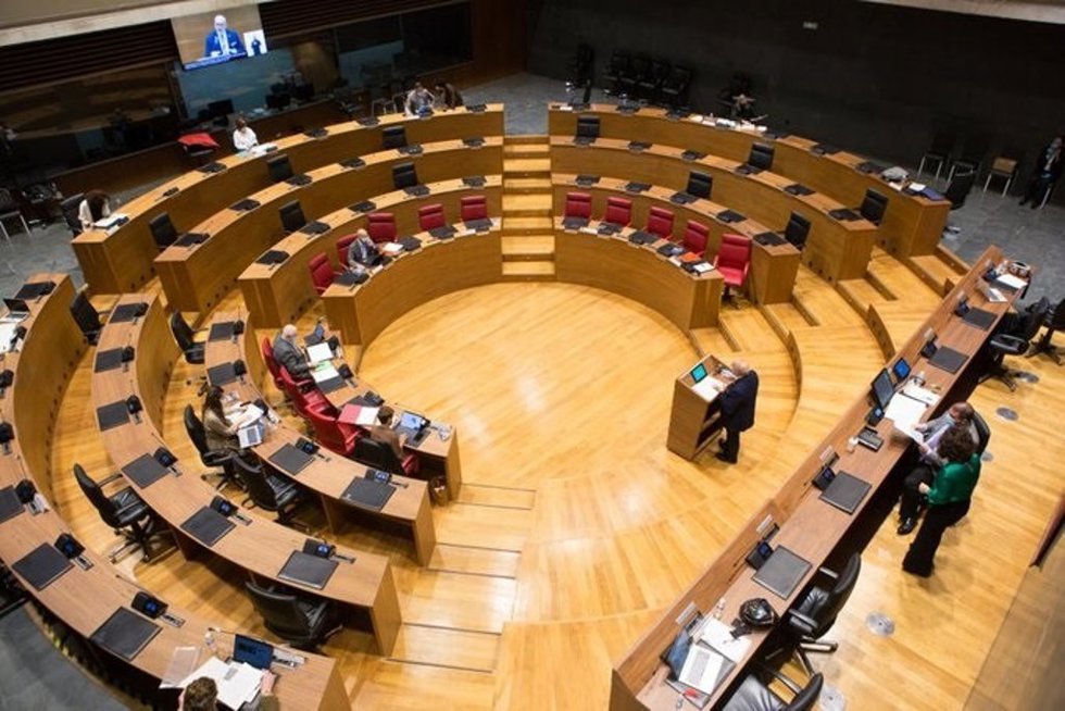 Archivo - Hemiciclo del Parlamento foral.