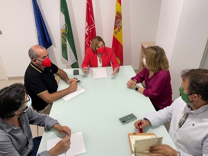 Reunión de miembros del PSOE y UGT de Huelva.