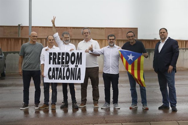 El líder d'ERC, Oriol Junqueras; els exconsellers Quim Forn, Josep Rull, Jordi Turull i Raül Romeva; el president d'Òmnium Cultural, Jordi Cuixart; i el secretari general de Junts, Jordi Sànchez.