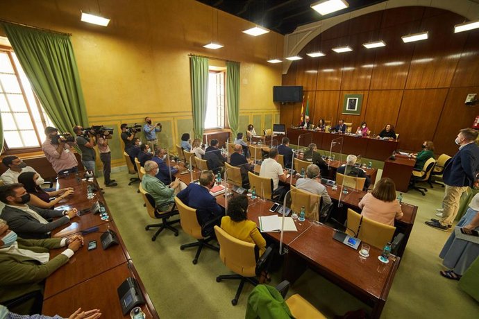 El candidato del PSOE-A a la Presidencia de la Junta, Juan Espadas, asiste a  la reunión del Grupo Parlamentario Socialista, a 23 de junio 2021 en el Parlamento de Andalucía, Sevilla; España