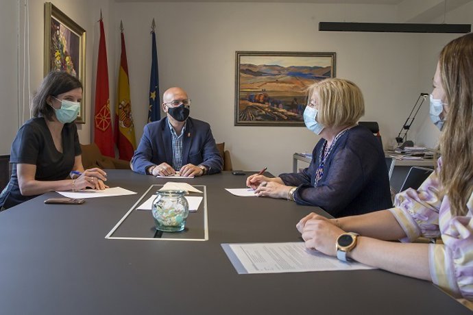 A* Jesús Garzaron F* 2021_06_21 T* Reunión del consejero Bernardo Ciriza con diputada de Álava de infraestructuras L* Av San Ignacio 8, Pamplona