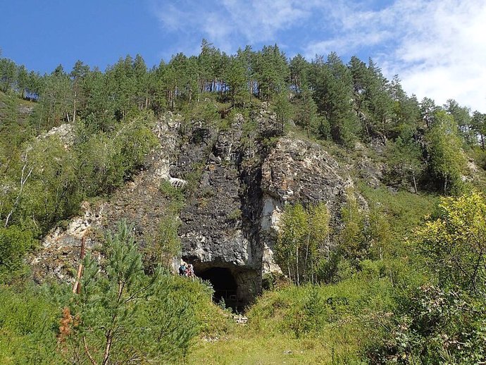 Archivo - Acceso a la cueva Denisova