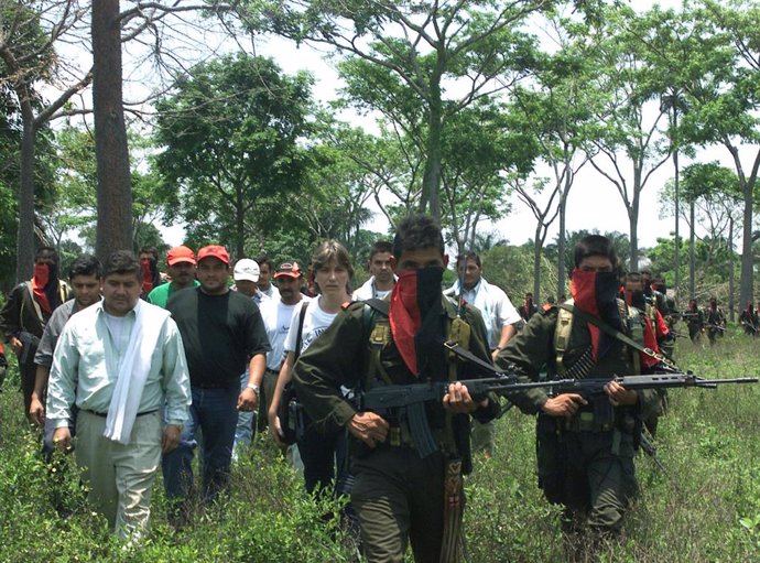 Archivo - Guerrilleros del Ejército de Liberación Nacional (ELN) colombiano