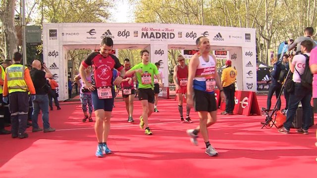 Archivo - Imágenes de la EDP Rock n Roll Madrid Maratón 2018 & 1/2 en la que han participado un total de 35.000 corredores.