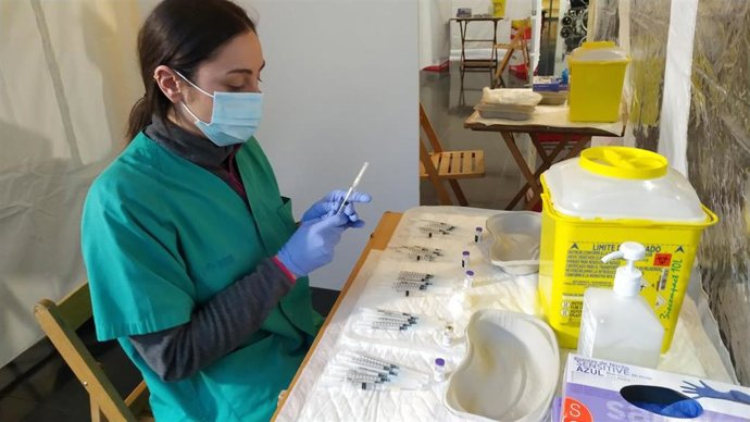 Archivo - Cvirus.- El PSOE destaca que La Rioja "es la comunidad que más ha vacunado a las personas más vulnerables"