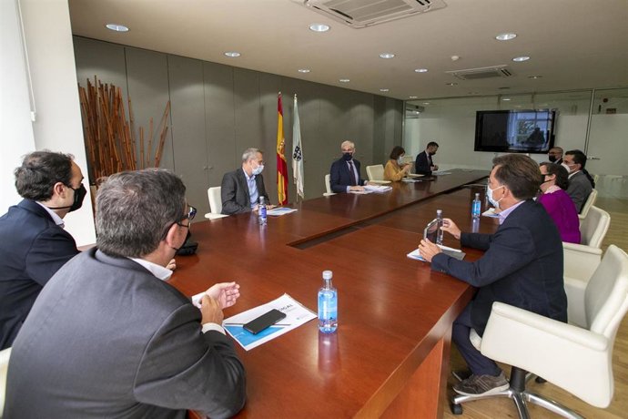 El vicepresidente segundo y conselleiro de Economía, Empresa e Innovación, Francisco Conde, se reúne con el hub Dihgigal.