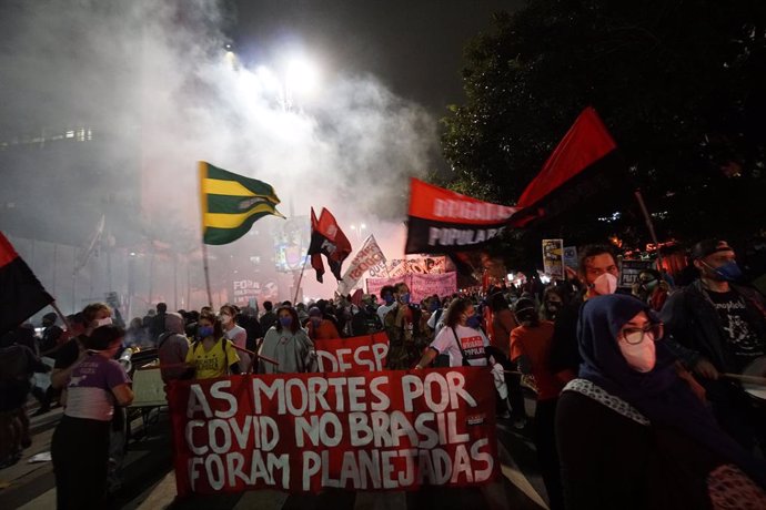 Protestes contra la gestió governamental de la pandmia de coronavirus al Brasil