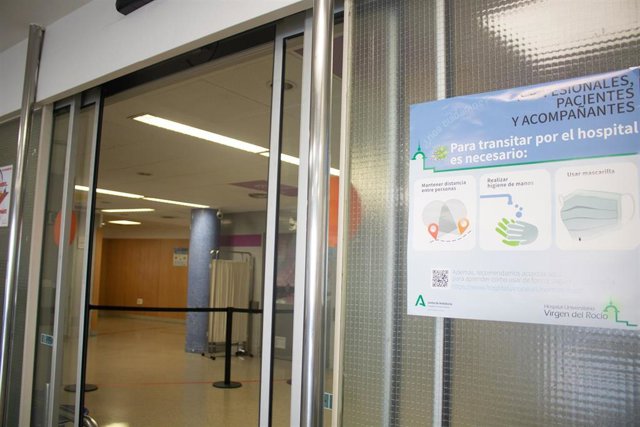 Archivo - Foto de recurso del interior de un hospital en Andalucía.