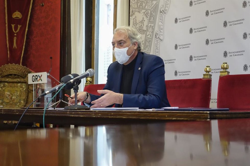 Archivo - El concejal de Derechos Sociales de Granada, José Antonio Huertas, en una imagen de archivo.