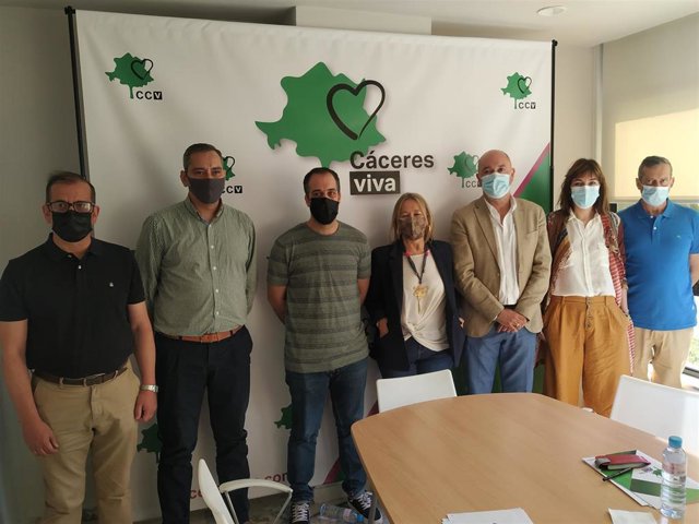 Cáceres Viva pressenta su nueva sede y sus objetivos de cara a las próximas citas electorales