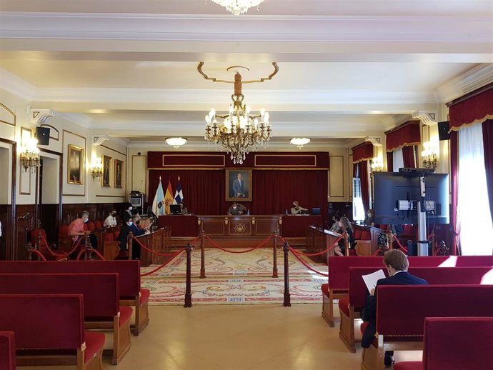 Pleno del Ayuntamiento de Ferrol celebrado de manera presencial y telemática.