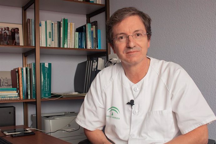 El doctor José Miguel Cisneros ha liderado el equipo multidisciplinar del Hospital Universitario Virgen del Rocío para hacer frente a la pandemia de la Covid-19