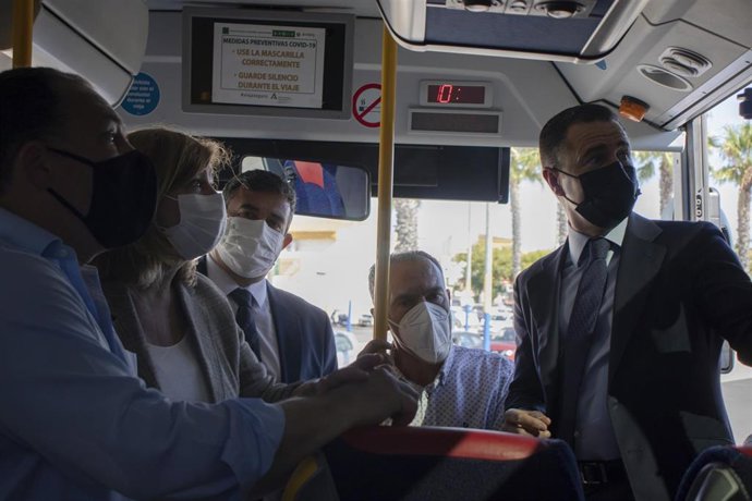 Dotan a 62 buses del Consorcio de Transporte de Huelva de un sistema pionero de purificación de aire.