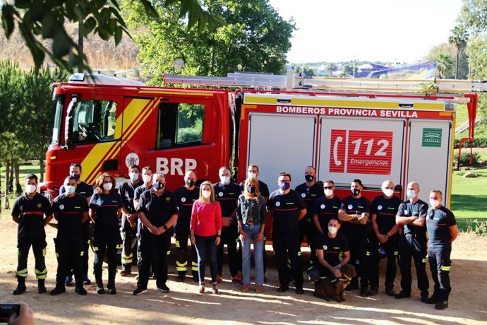 Los bomberos de Alcalá de Guadaíra tienen ya a su disposición un nuevo vehículo especializado en la actuación en el medio rural que supone una inversión de 356.000 euros.