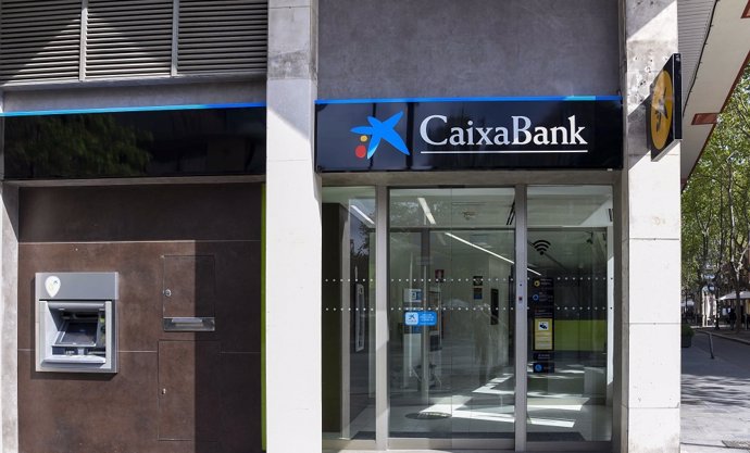 CaixaBank conclou l'unificació de la marca a la xarxa d'oficines