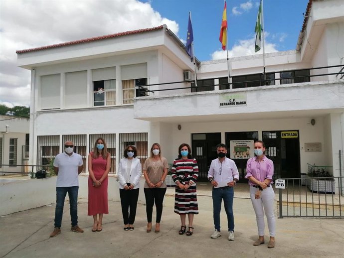 La delegada territorial de Educación y Deporte en Sevilla, María José Eslava, en La Campana