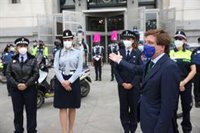 Primeras mujeres policías municipales reconocen que fue duro al principio: "Algunos conductores nos mandaban a fregar"