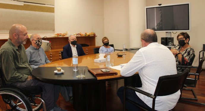 Reunión entre la Diputación Provincial de Huesca y la Plataforma Ciudadana por un nuevo Centro de Salud en Barbastro.