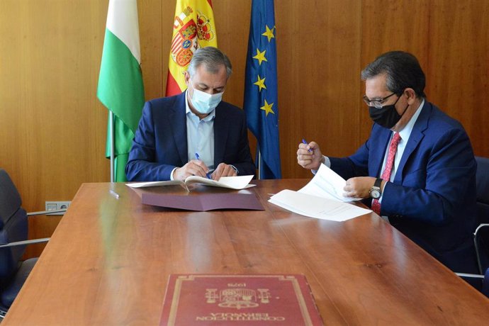 Sanz y Pulido firman el acuerdo de colaboración sobre la rehabilitación de Monforte