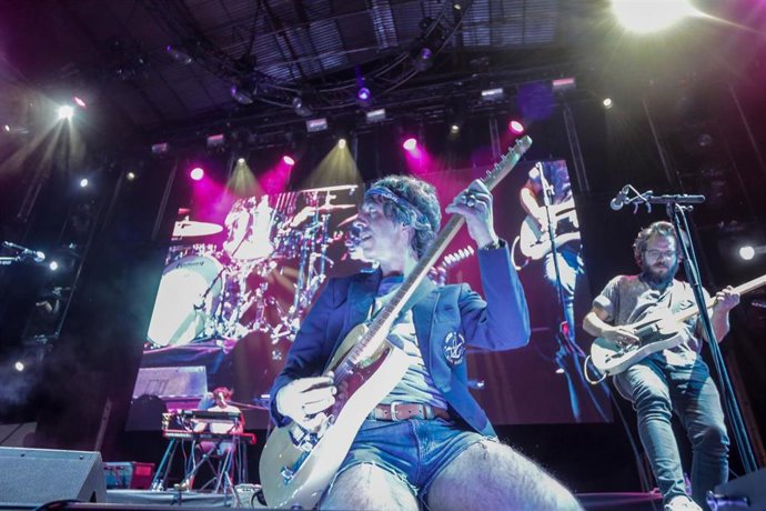 Archivo - El grupo catalán Sidonie compuesto por Marc Ros, Jesús Senra y Axel Pi durante un concierto en Madrid (España), a 15 de julio de 2020.