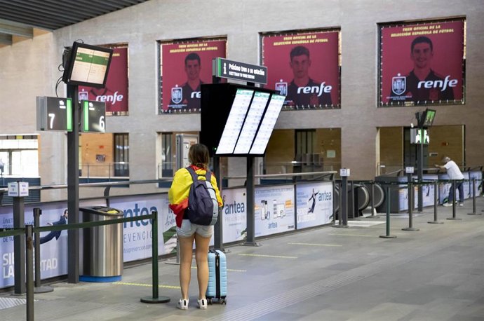 La estación de Santa Justa se ha tematizado en apoyo a la selección española de fútbol por la Eurocopa