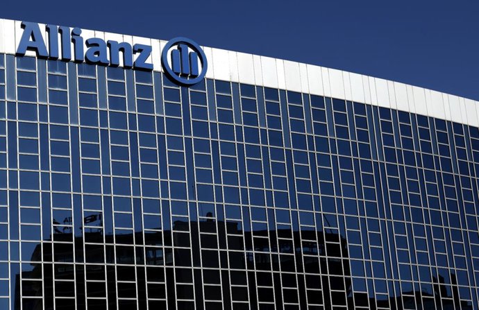 Archivo - Fachada de la sede de la empresa de seguros Allianz en Madrid, a 21 de febrero de 2020.