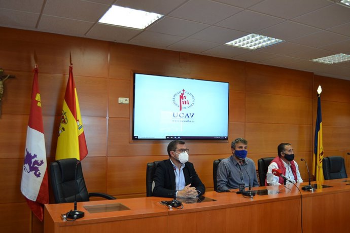 Firma del acuerdo entre la UCAV y la Casa Social Católica.